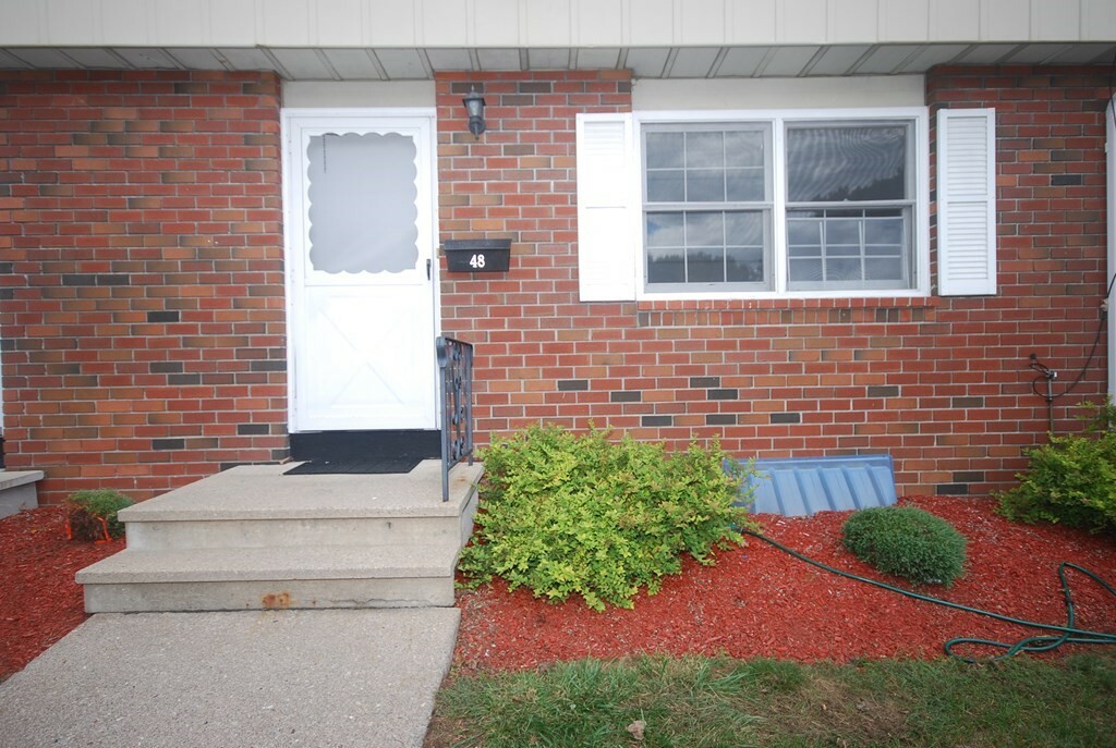 Property Photo: 48 Yorktown Ct 48 MA 01020