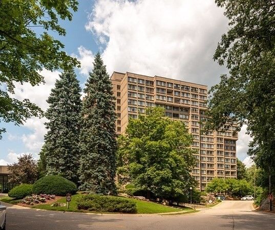 Property Photo:  250 Hammond Pond Pkwy 809N  MA 02467 