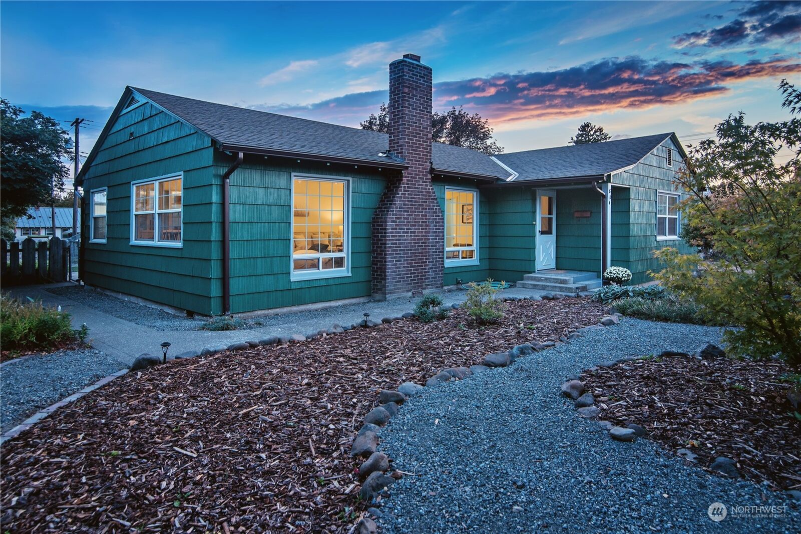 Property Photo: 804 E 1st Avenue WA 98926