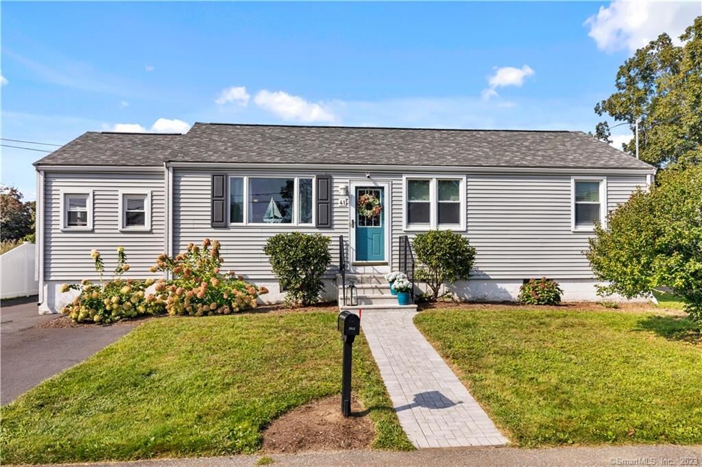 Property Photo:  41 Washington Avenue  CT 06371 