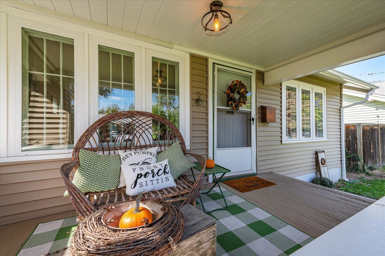 Property Photo: 3821 N 'E' St WA 99205