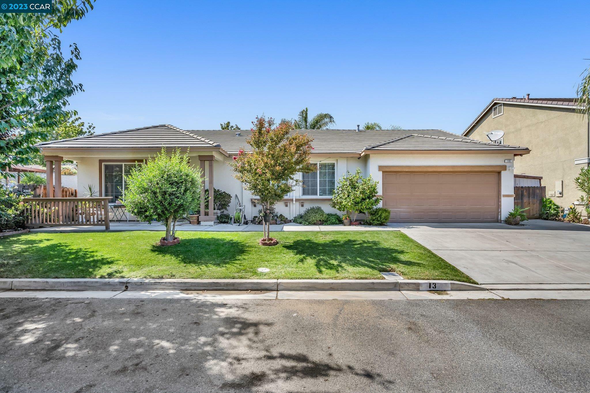 Property Photo: 13 Plum Tree Ln CA 94565