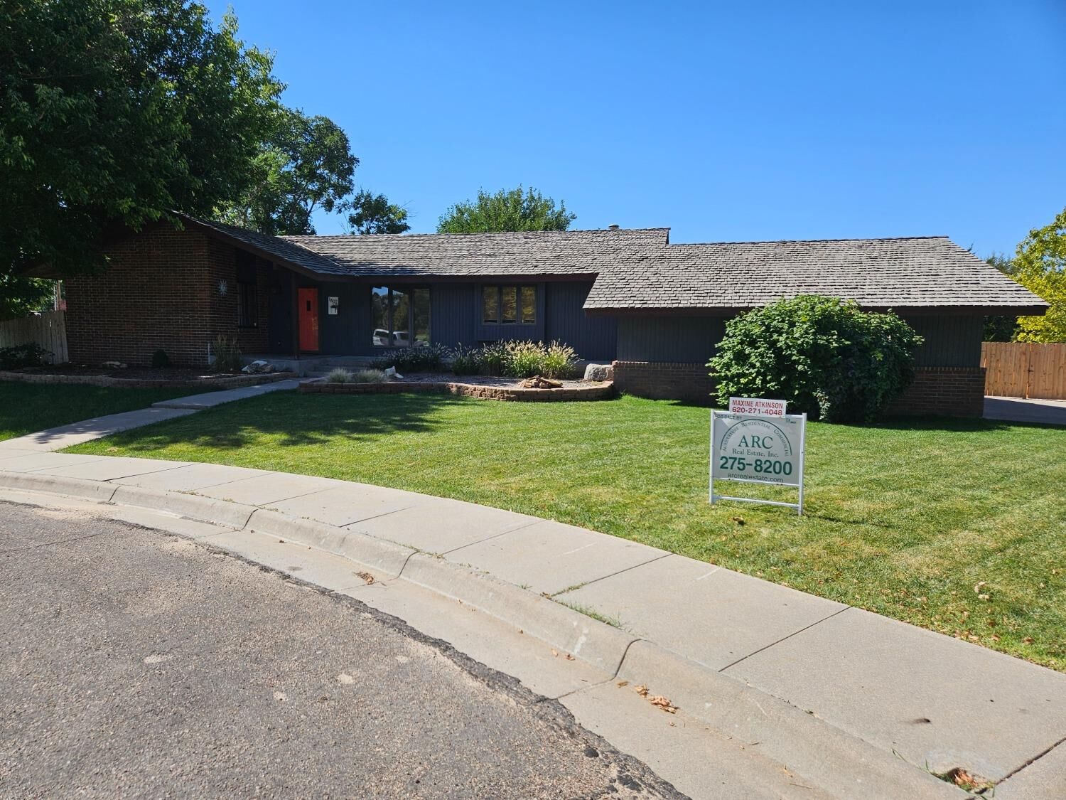 Property Photo: 1802 Amir Circle KS 67846