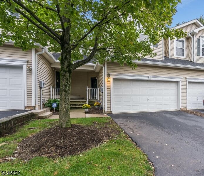 Property Photo:  4 Cypress Ct  NJ 08809 