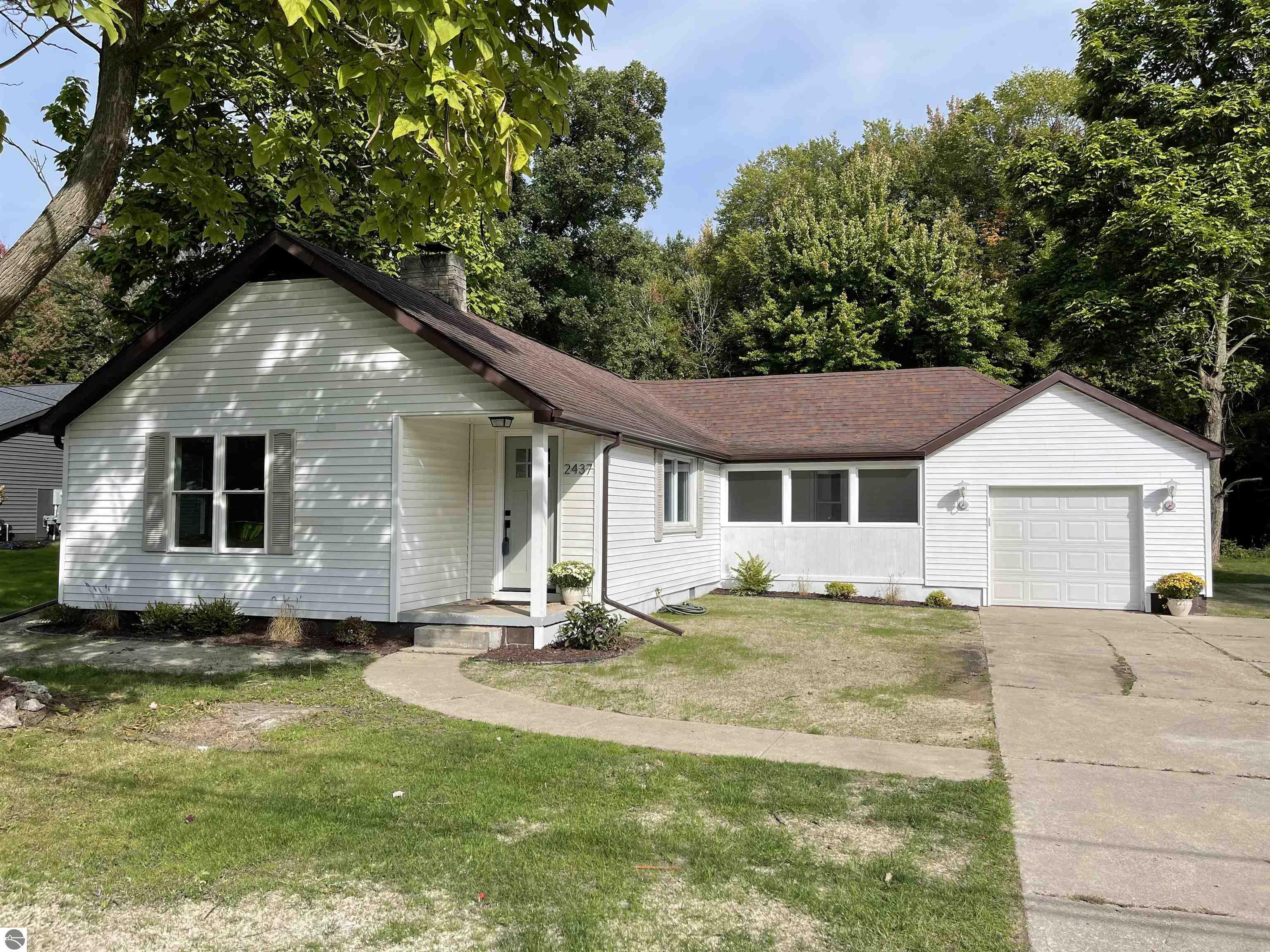 Property Photo:  2437 E Ashby Road  MI 48640 