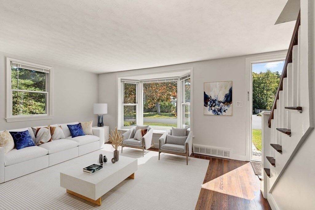 Property Photo: 10 Suffolk Rd MA 02067