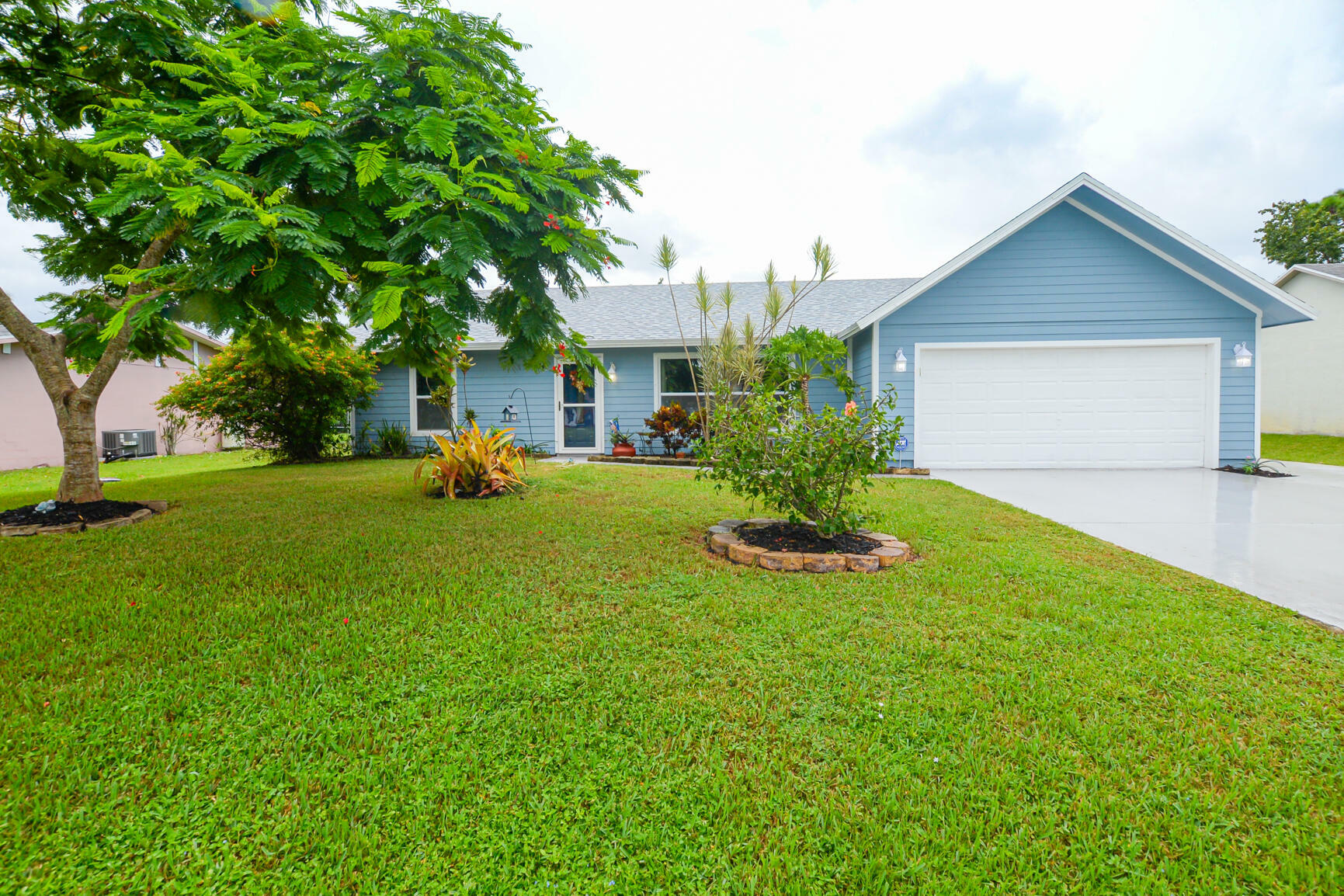 Property Photo:  314 SE Husted Terrace  FL 34953 