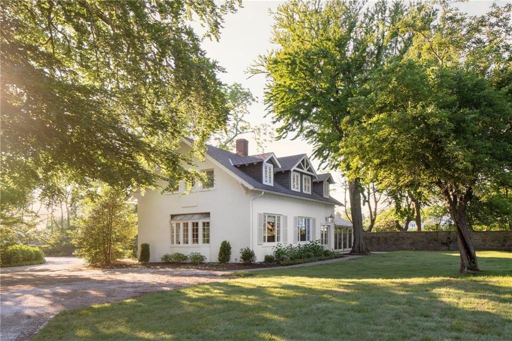 Property Photo: 50 Cliff Av RI 02840