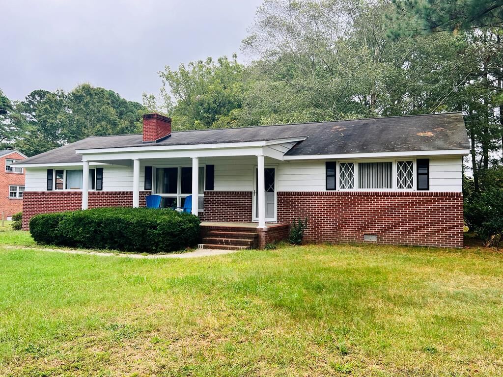 House for sale in Onancock 33 Hill St, Onancock, VA 23417