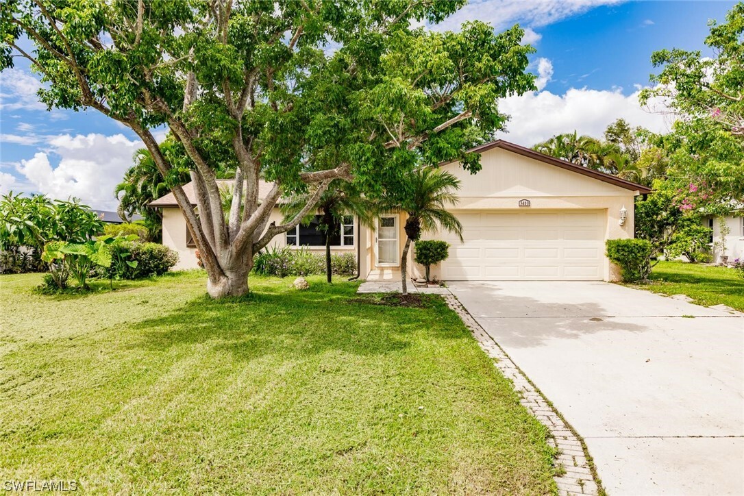 Property Photo:  3410 SW 5th Place  FL 33914 