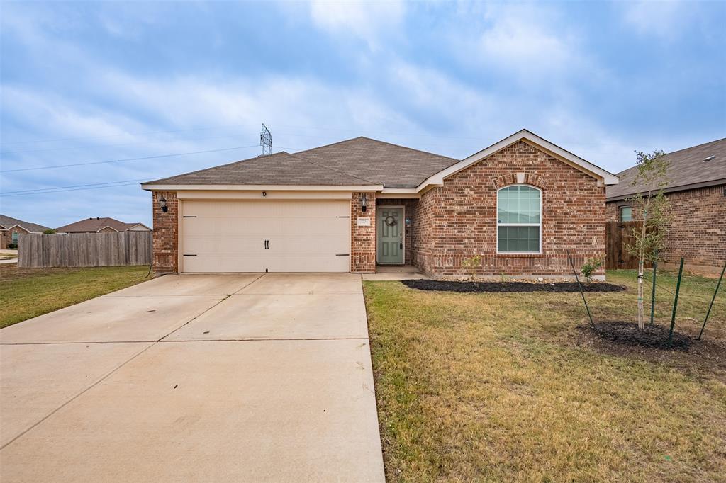 Property Photo: 170 Kennedy Drive TX 76084