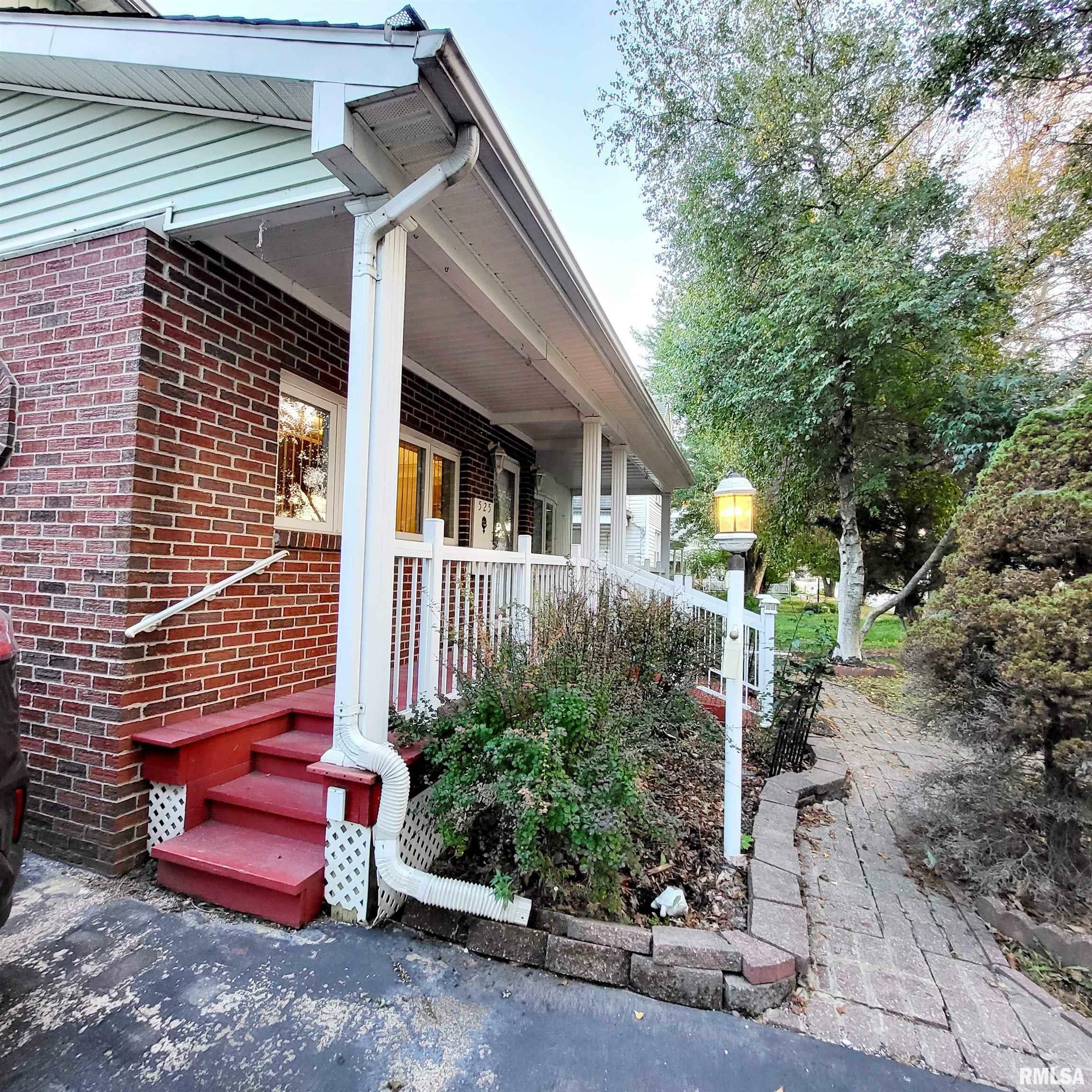 Property Photo:  525 S Main Street  IL 61520 