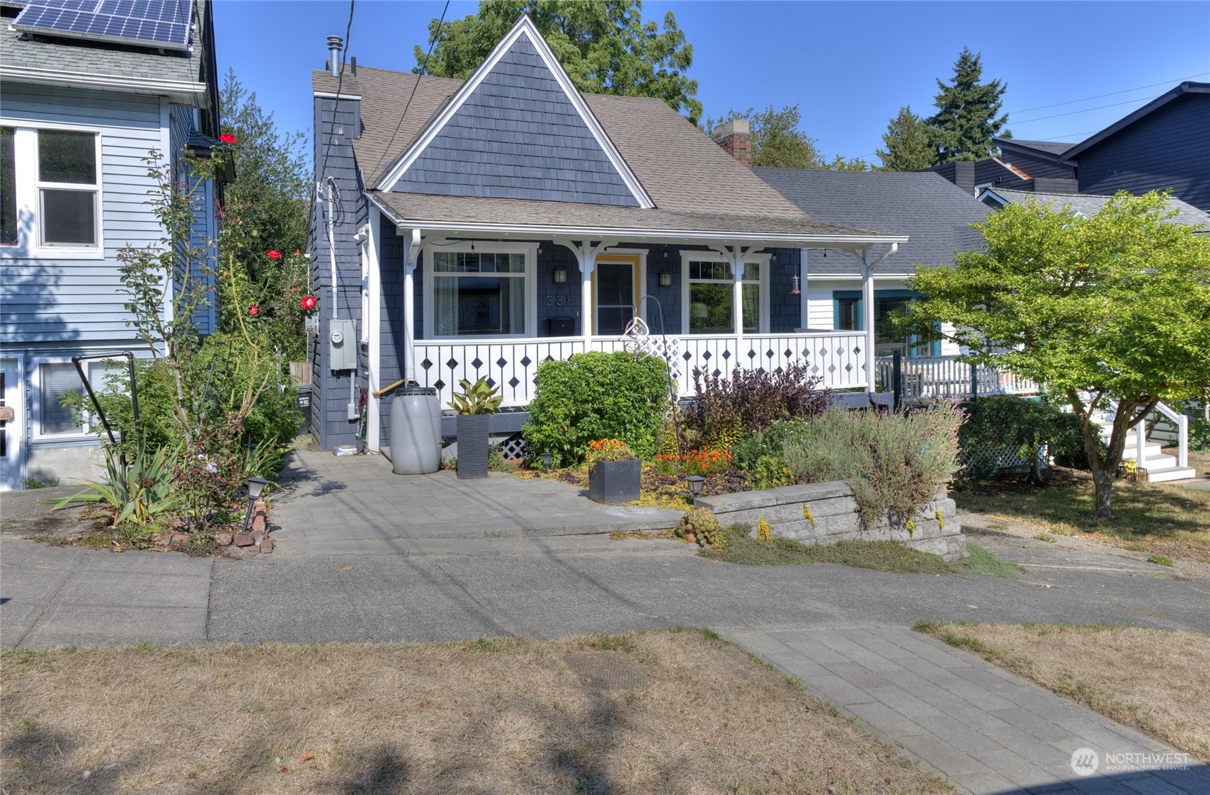Property Photo: 338 NE 55th Street WA 98105