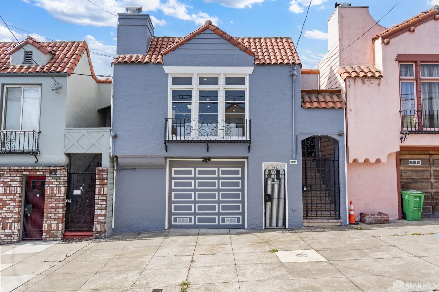 Property Photo:  1527 Underwood Avenue  CA 94124 