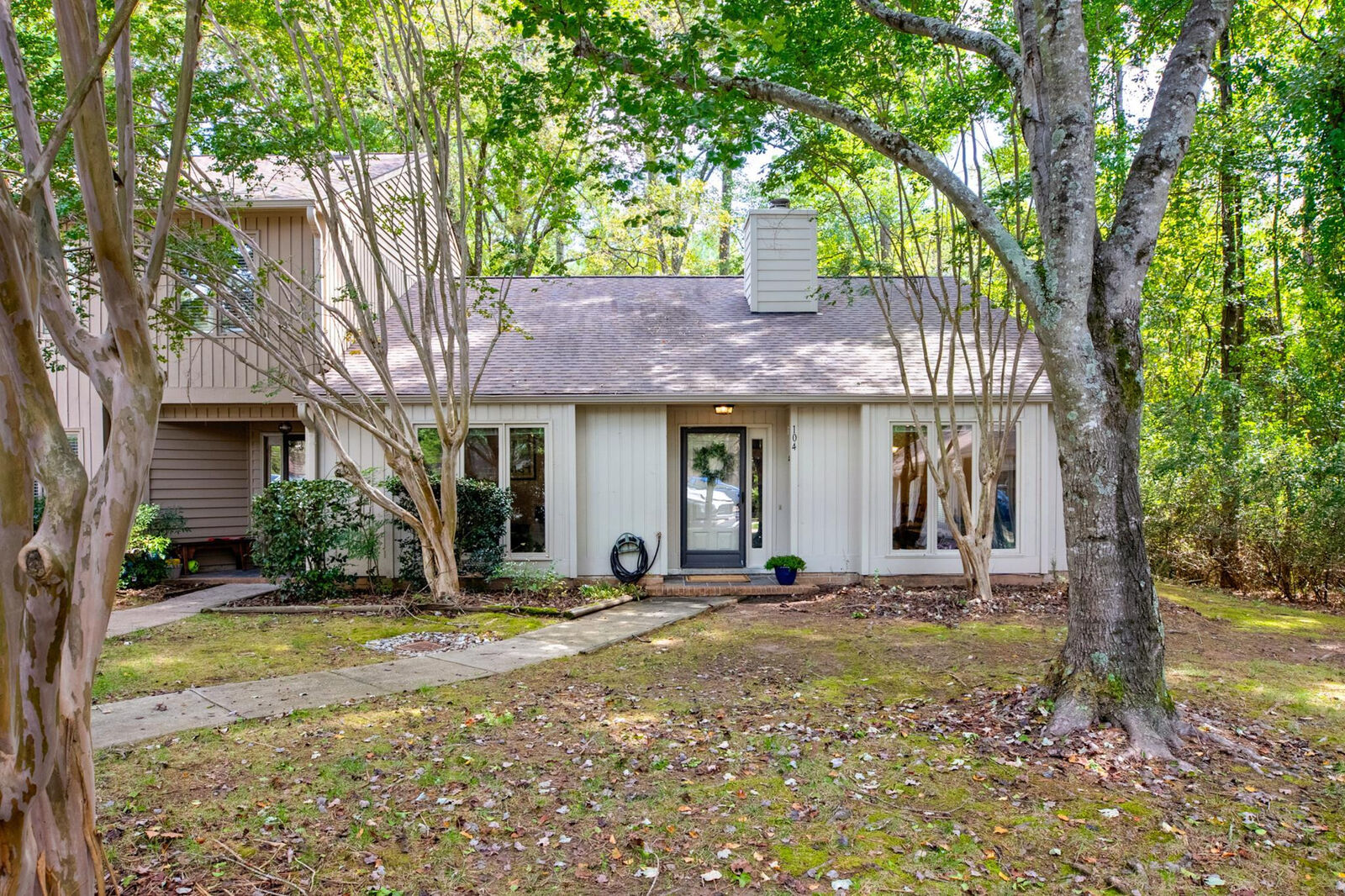 Property Photo: 104 Woodbridge Lane NC 27514