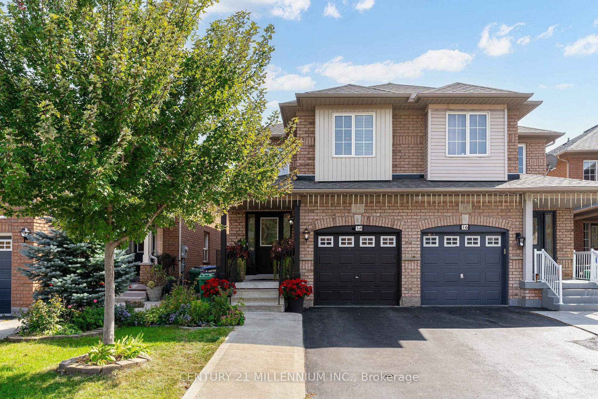14 Elmpark Crt  Brampton ON L6P1A8 photo