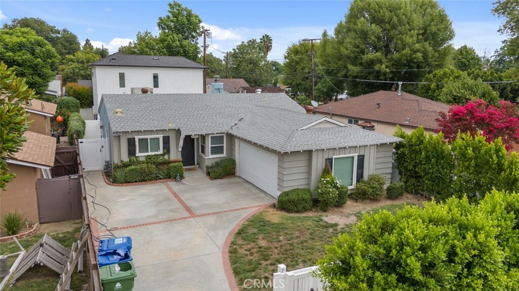 Property Photo:  22609 Mariano Street  CA 91367 