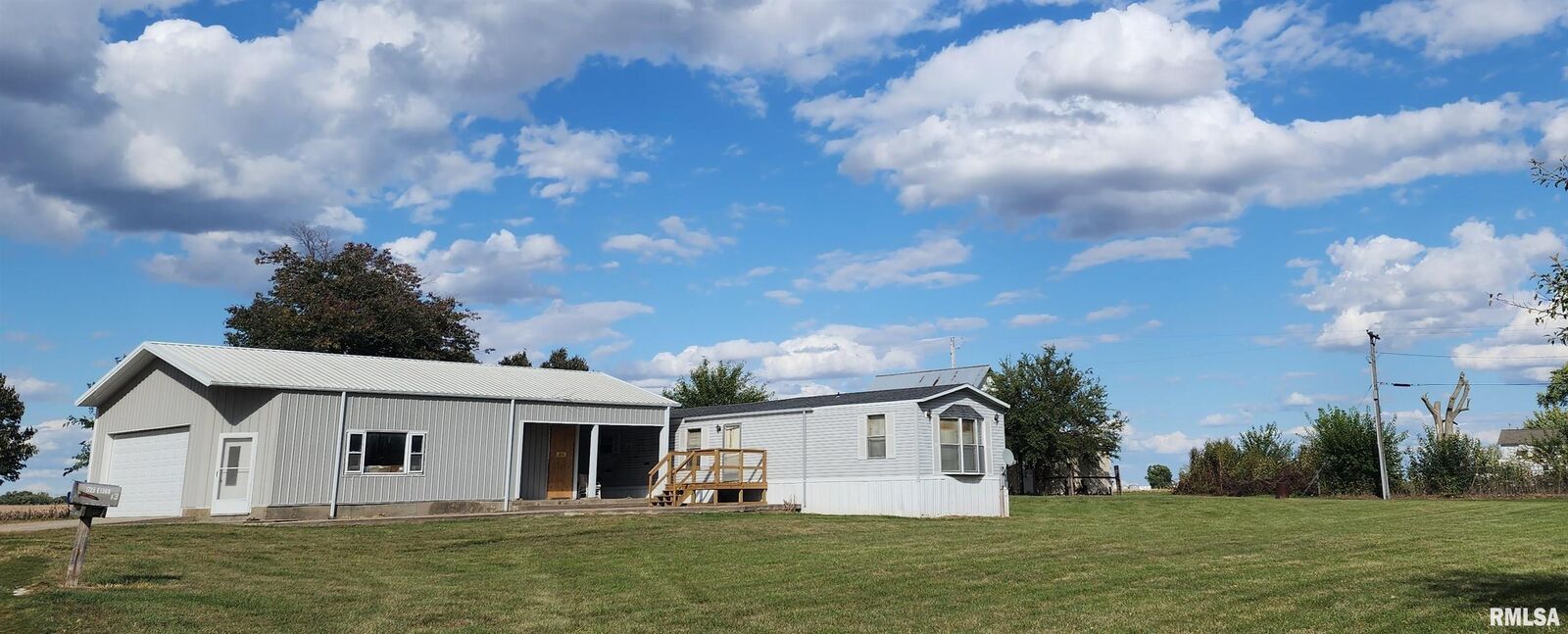 Property Photo:  1726 E 1308th Street  IL 62338 