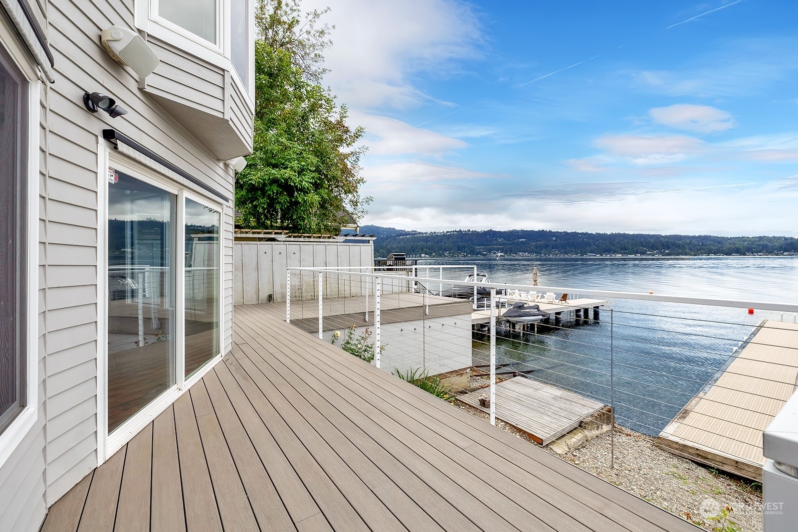 Property Photo:  2721 E Lake Sammamish Parkway SE  WA 98075 