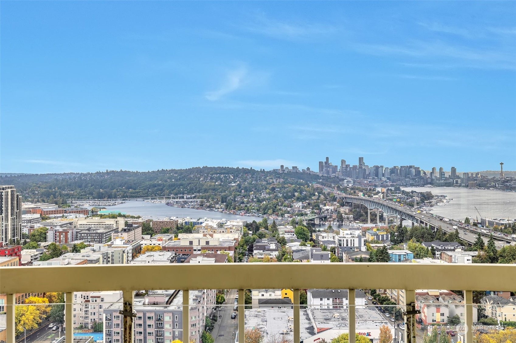 Property Photo: 4540 8th Avenue NE 2401 WA 98105