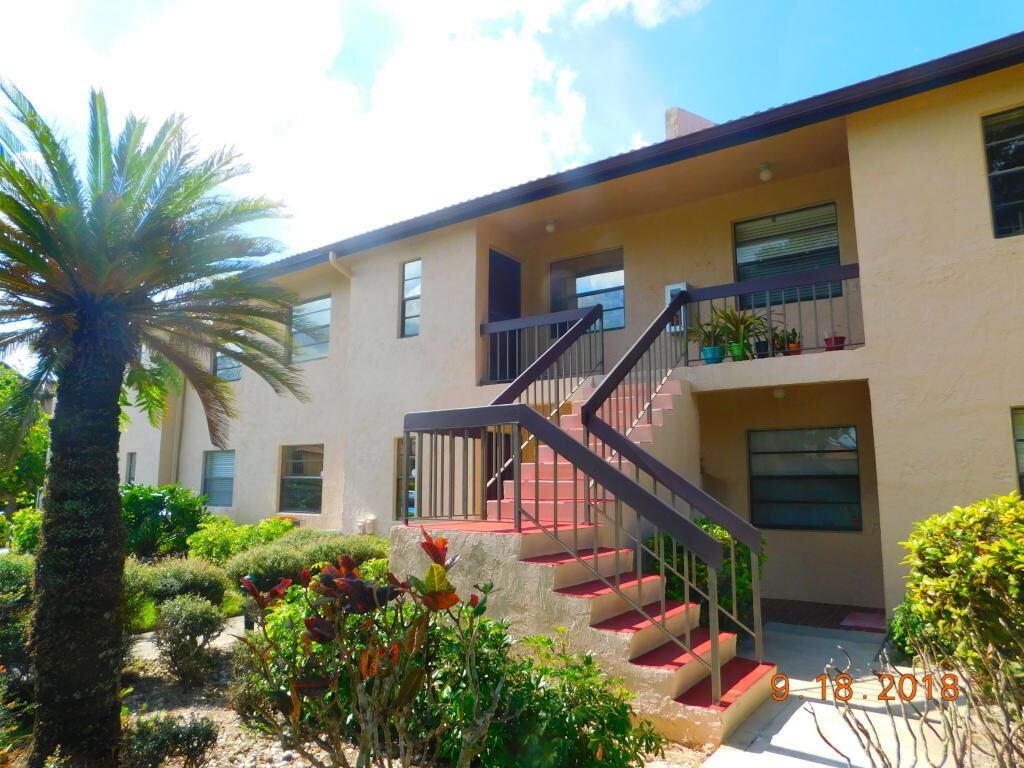 Property Photo:  9292 Vista Del Lago D  FL 33428 