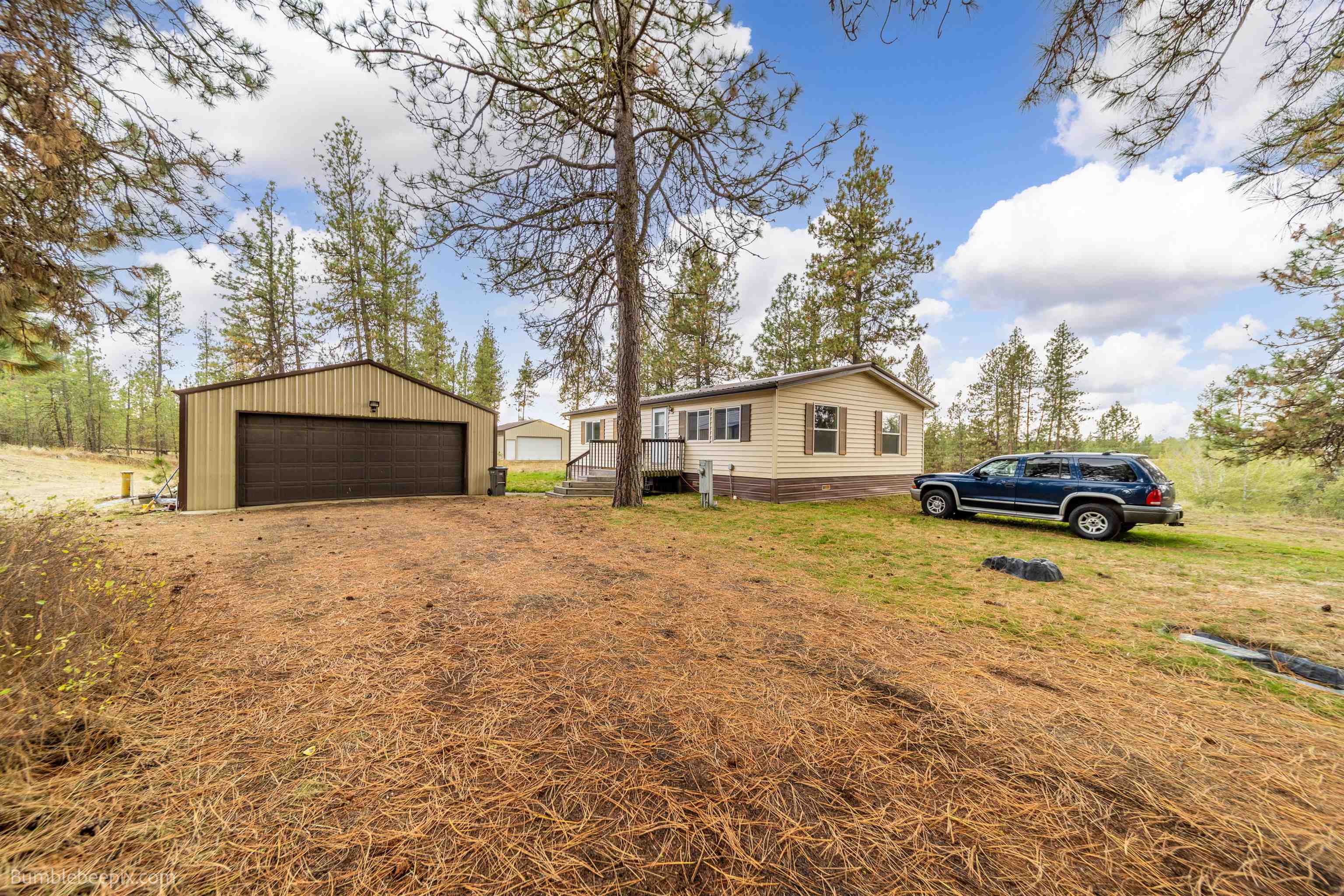 Property Photo: 21619 W Cameron Rd WA 99004