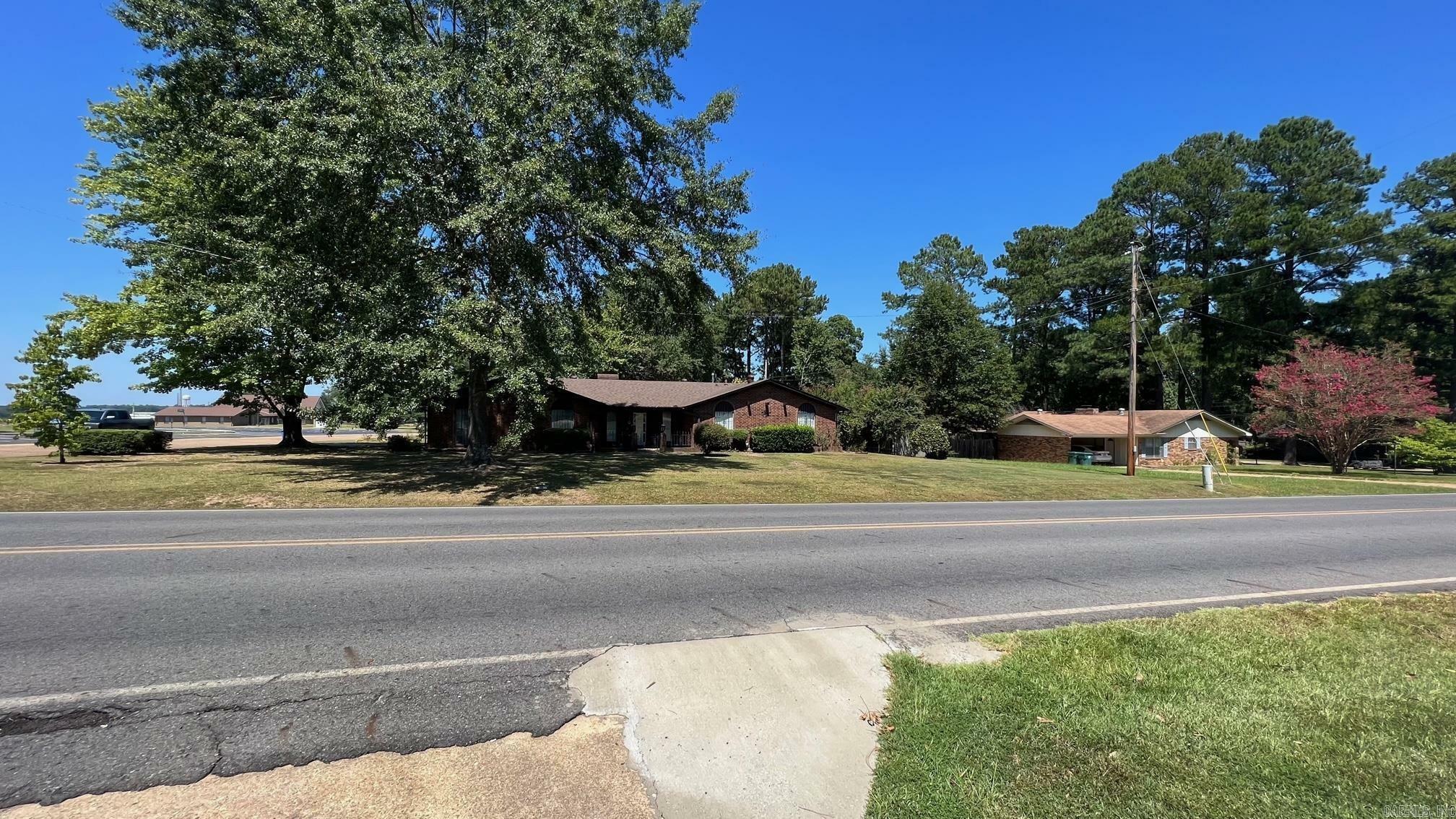 1320 E University  Magnolia AR 71753 photo