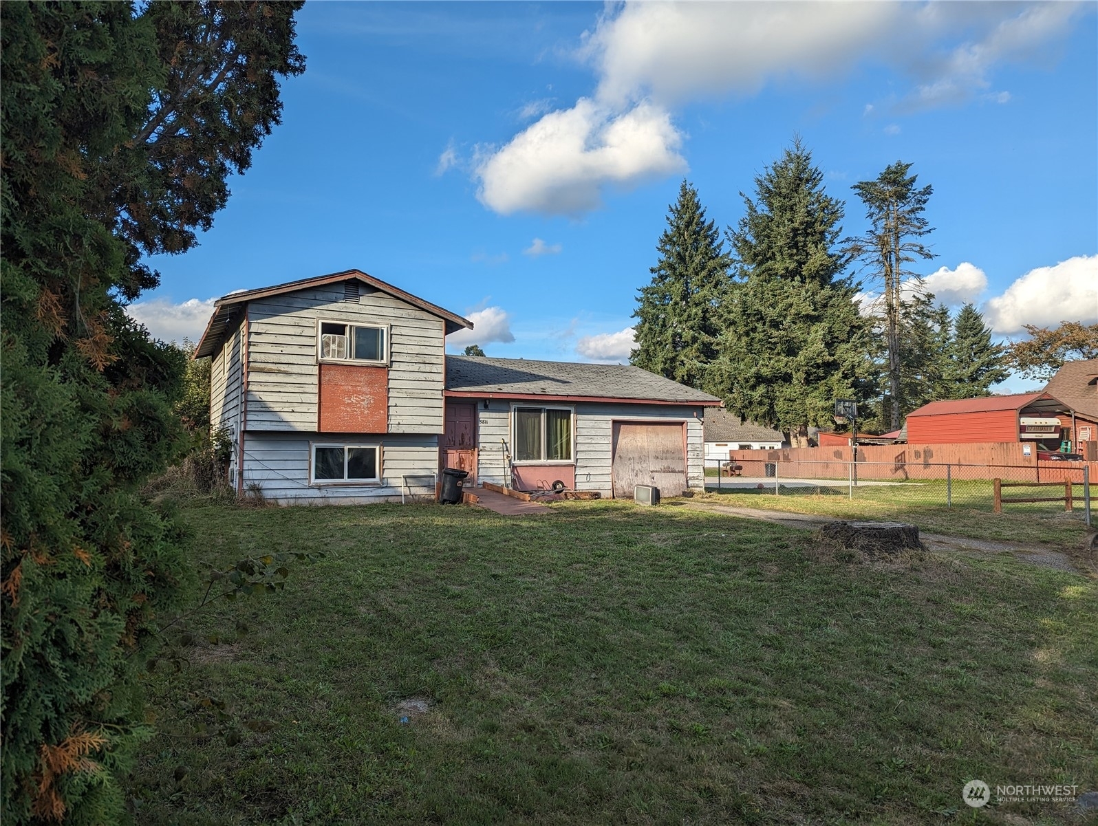 Property Photo:  5811 132 Place NE  WA 98271 