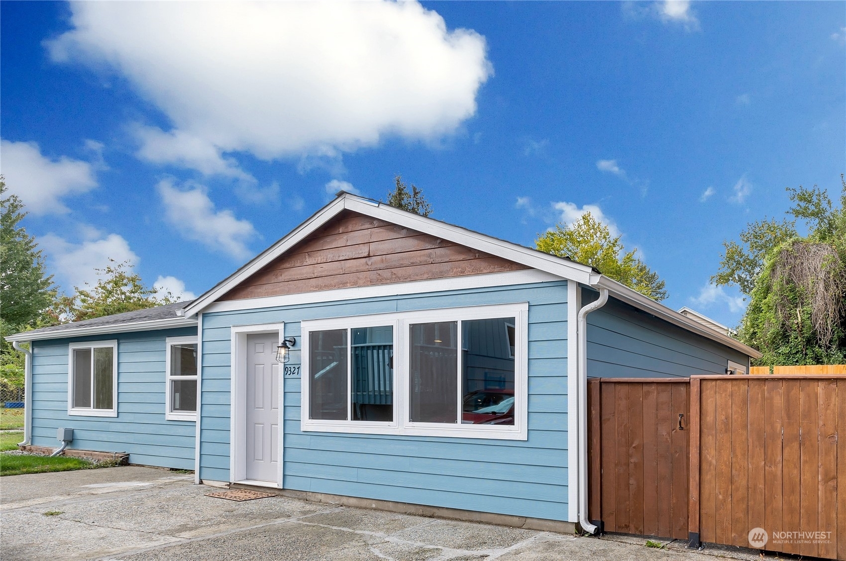 Property Photo:  9327 53rd Avenue S  WA 98118 