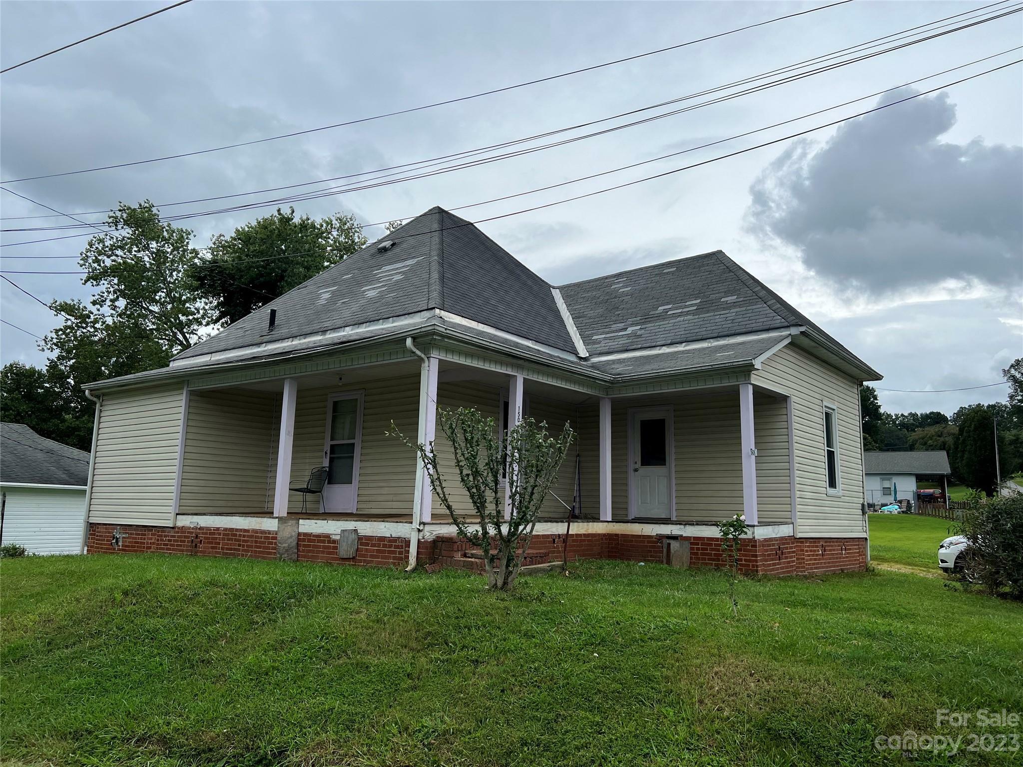 Property Photo:  150 Hoyle Street  NC 28752 