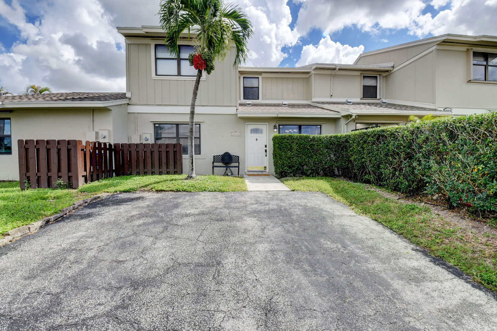Property Photo: 16414 Straw Way FL 33484
