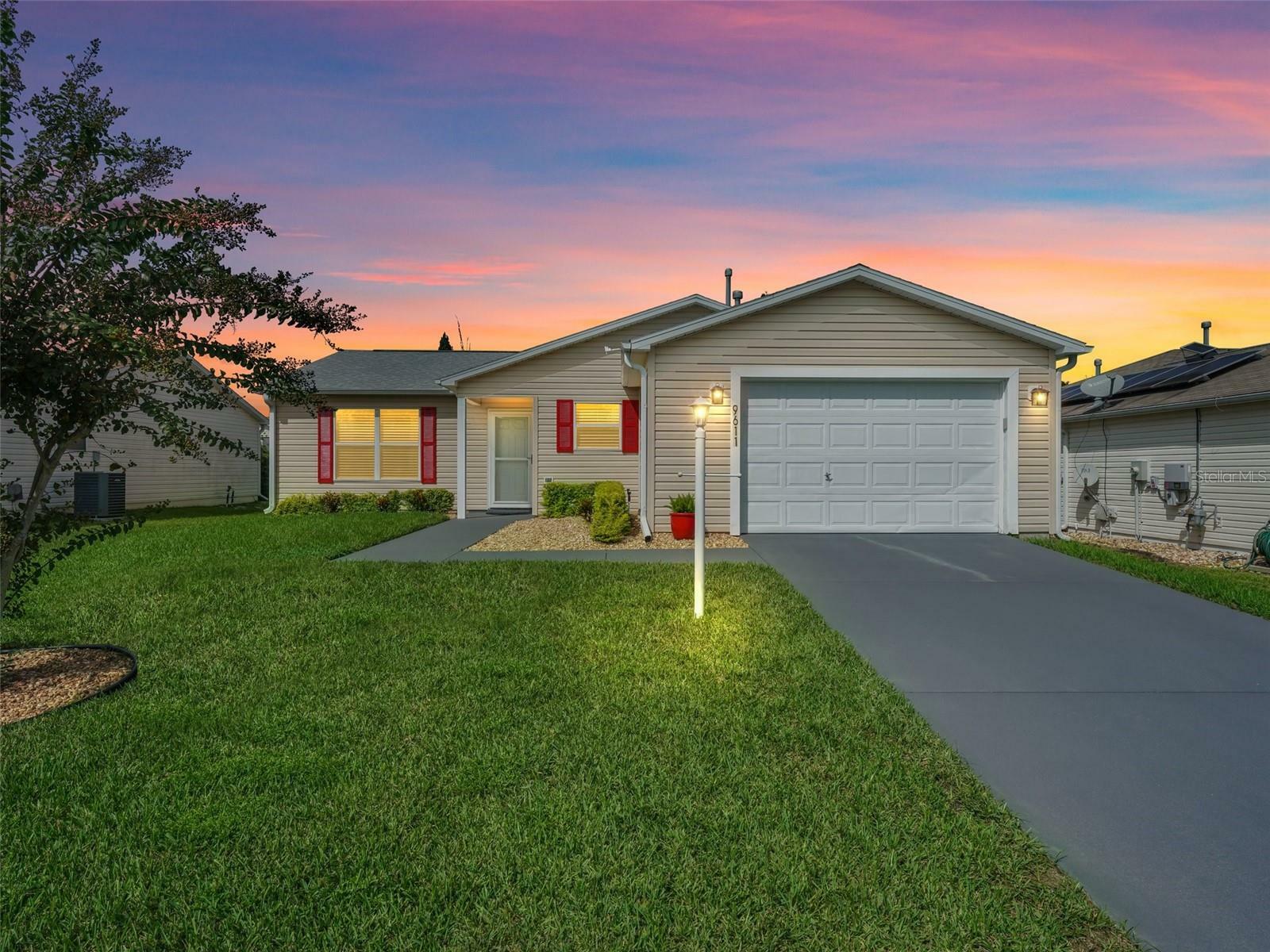Property Photo: 9611 SE 168th Maplesong Lane FL 32162