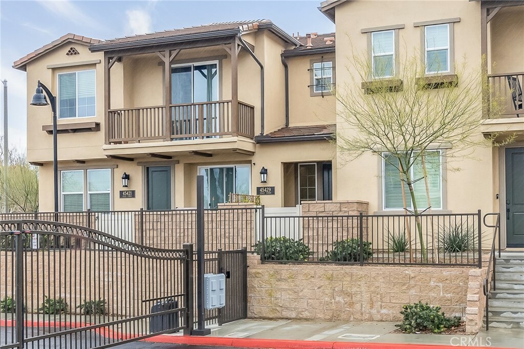 Property Photo: 45429 Calle Cirros CA 92592