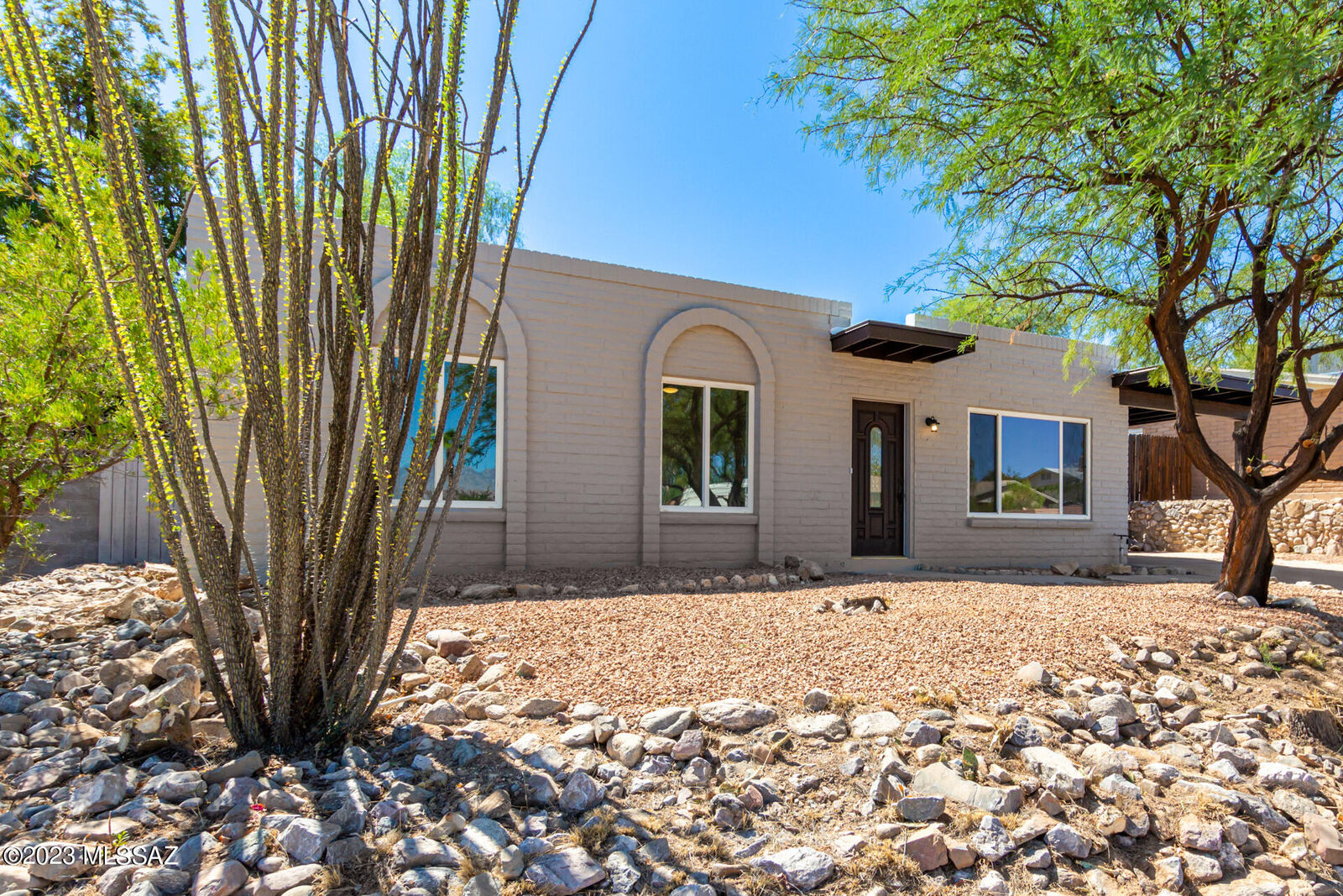 Property Photo:  8420 E Stella Road  AZ 85730 