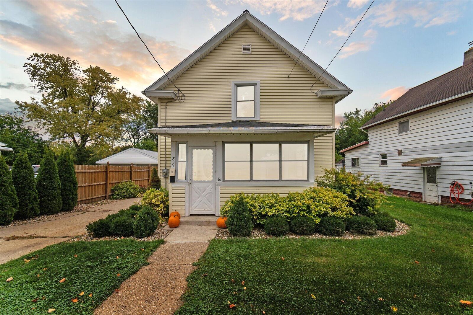 Property Photo: 829 Wells Street MI 49202