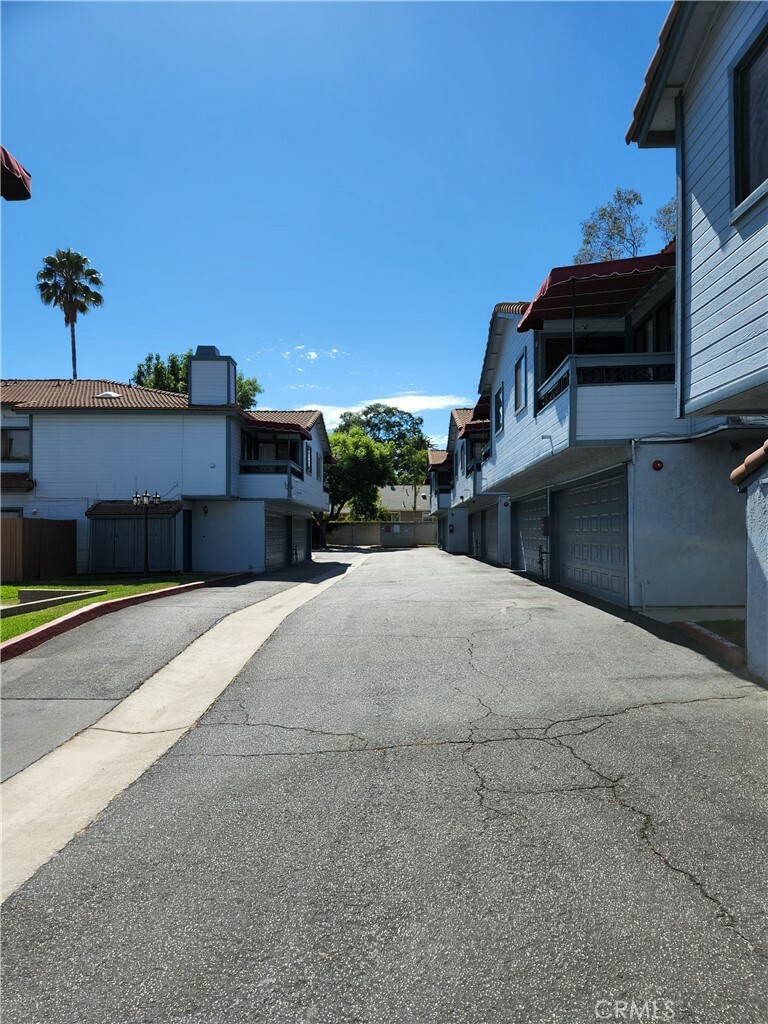 Property Photo:  1255 N Los Robles Avenue 25  CA 91104 