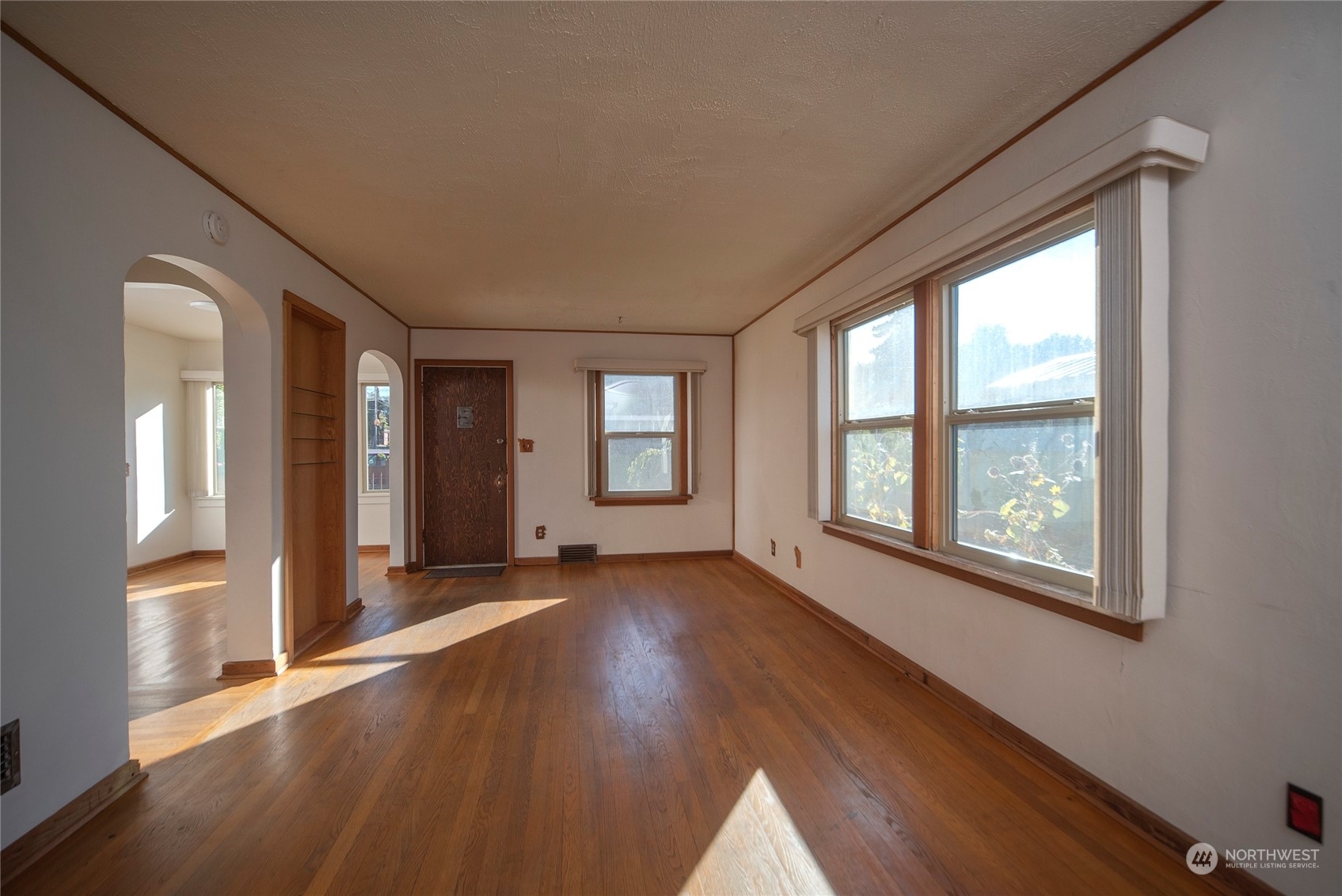 Property Photo:  109 S Walnut Street  WA 98926 