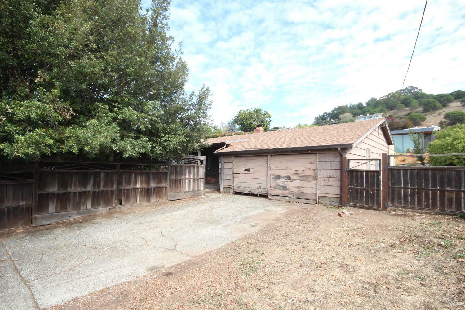 699 Hawthorne Drive  Tiburon CA 94920 photo