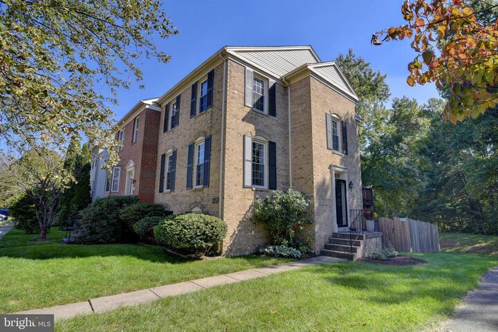 4263 Fox Lake Drive  Fairfax VA 22033 photo