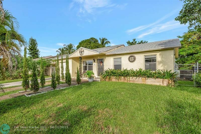 Property Photo:  311 SW 79th Ter  FL 33068 