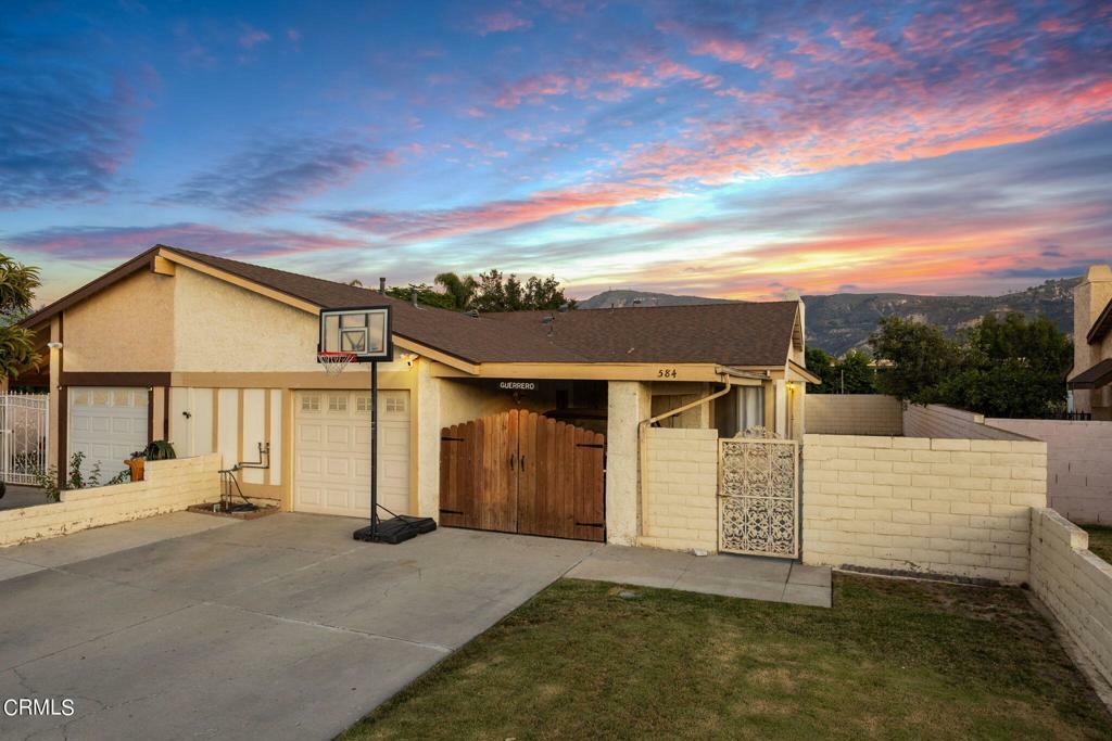 Property Photo:  584 Salas Street  CA 93060 