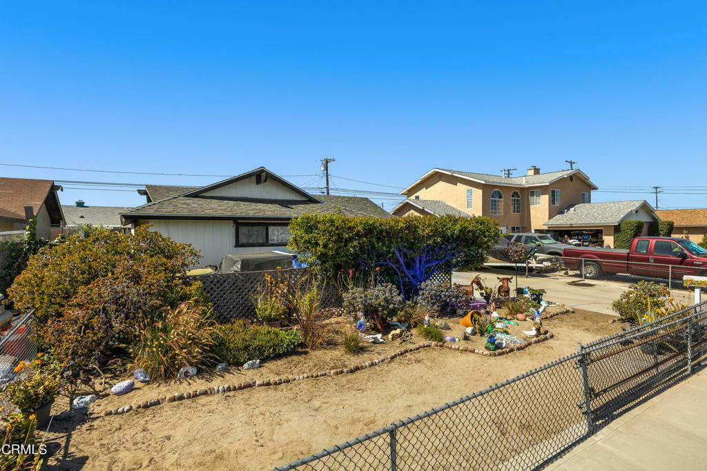 Property Photo:  1571 Park Avenue  CA 93041 