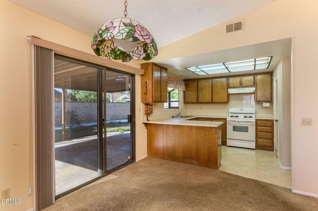 Property Photo:  810 Almendra Place  CA 93036 