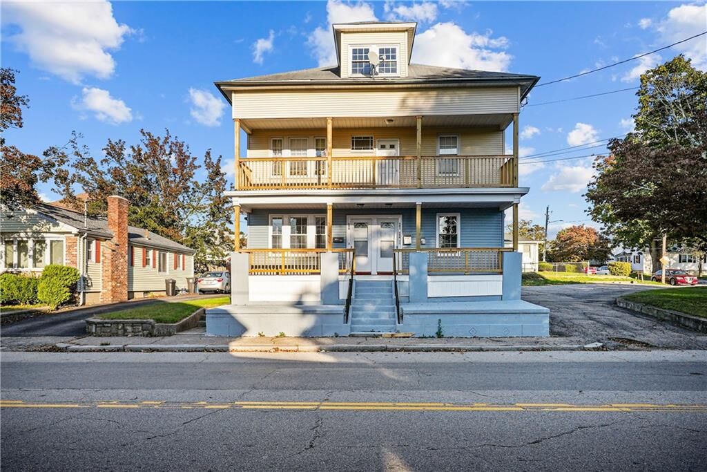 Property Photo:  592 Dyer Av  RI 02920 
