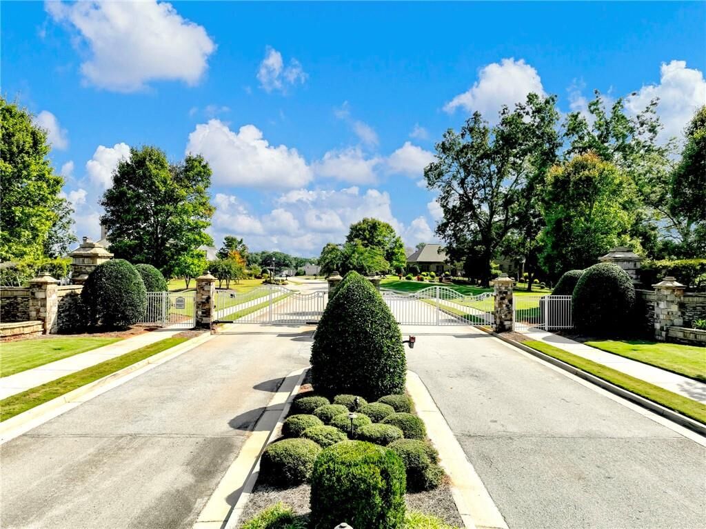 Property Photo:  5432 Planting Field Lane  GA 30542 