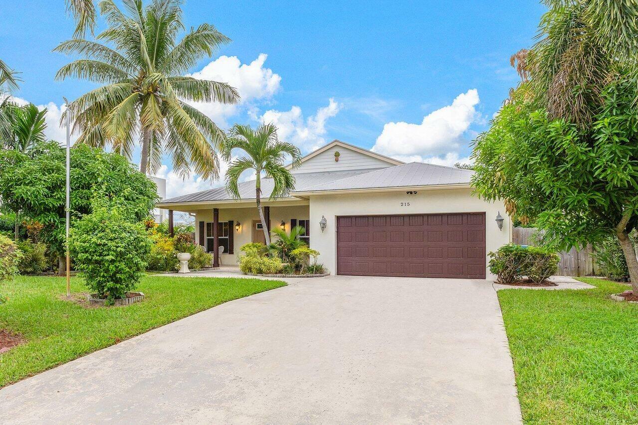 Property Photo: 215 Gulfstream Boulevard FL 33435