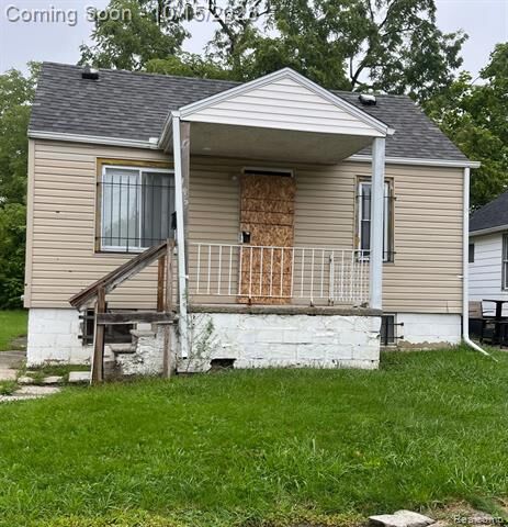 Property Photo: 745 E Bundy Avenue MI 48505