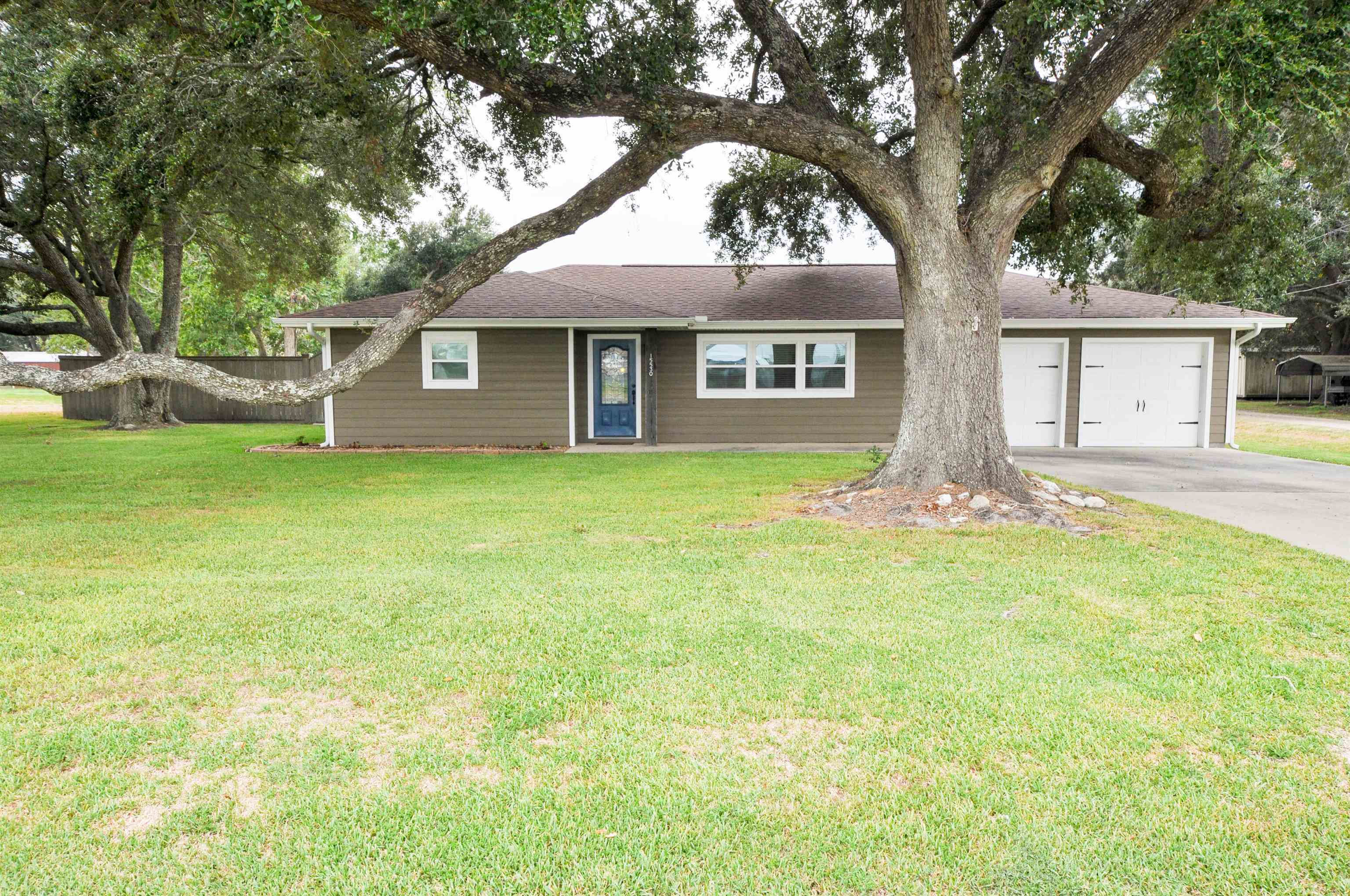 Property Photo:  15530 Hall Rd  TX 77662 