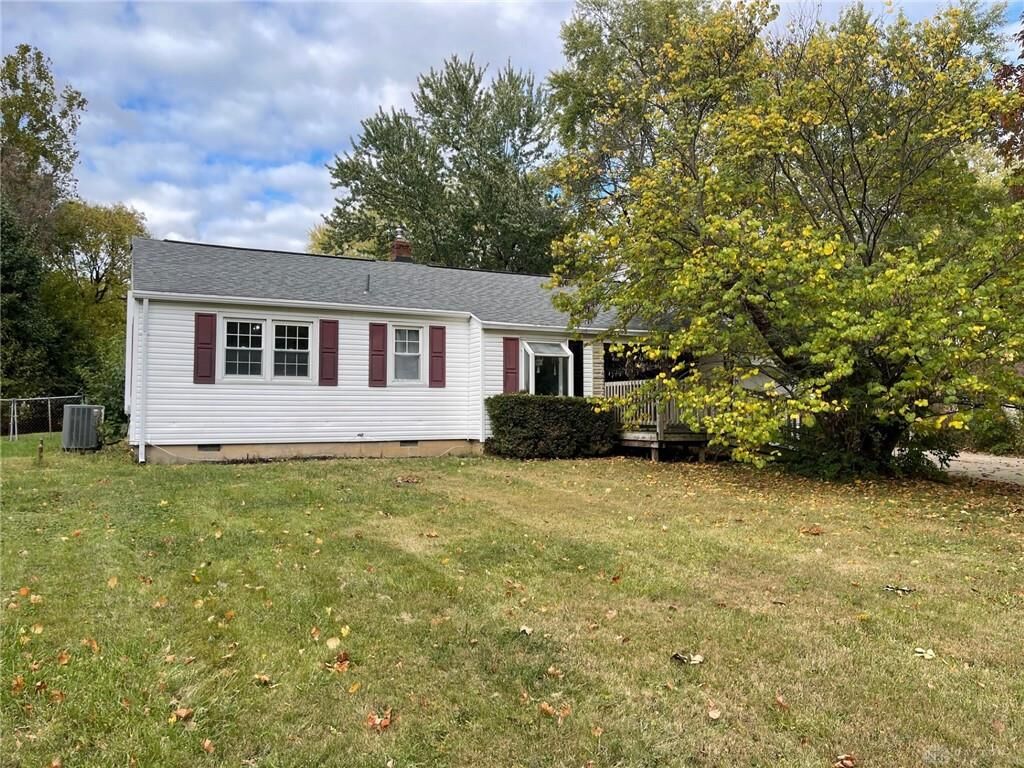 Property Photo: 3886 Knollwood Drive OH 45432