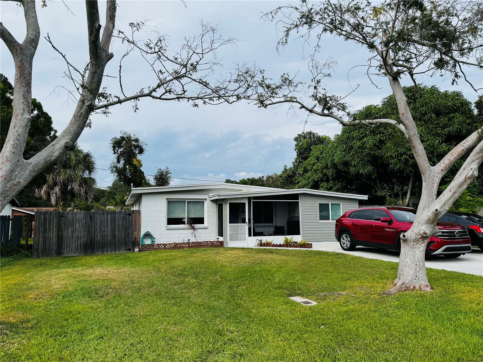 Property Photo:  6281 67th Avenue N  FL 33781 